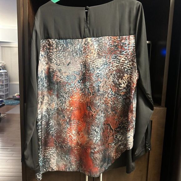 EUC Black with Asymmetrical hem, made in Italy size 38 - Picture 3 of 6